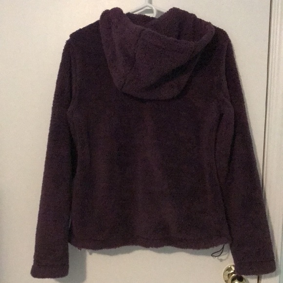 SALE- New Bass (S) Faux Fur 100% Polyester jacket - Picture 5 of 5